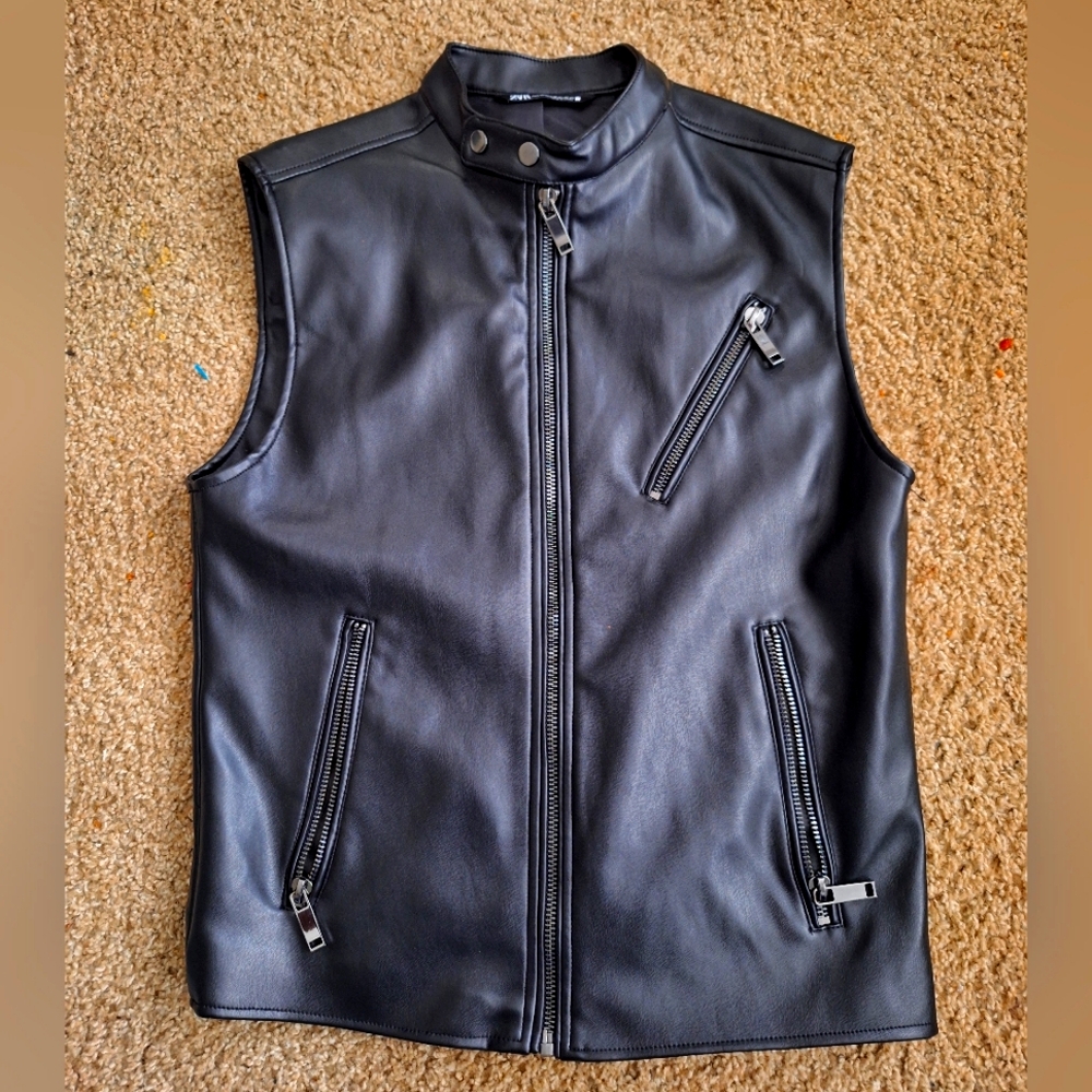 ZARA SLEEVELESS LEATHER JACKET